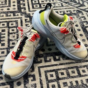 Nike (GS) Nike crater impact